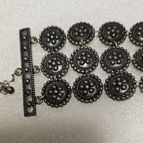 Avon Elegant Bracelet - Picture 5 of 5